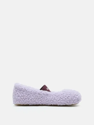 Lila Ballerinas aus Lammfell