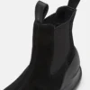 Luna Chelsea-Stiefel aus schwarzem Wildleder Luna Chelsea-Stiefel aus schwarzem Wildleder