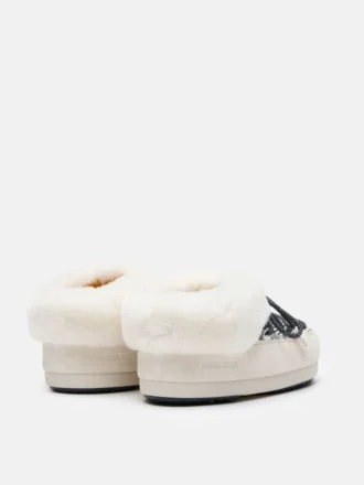 Moon Boot X Guest in Residence Evx Chalet White Sand Mules aus Kunstfell