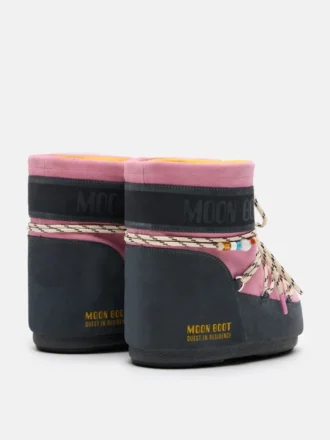 Moon Boot X Guest in Residence Icon Low Stiefeletten aus grauem und rosafarbenem Wildleder mit Perlenverzierung