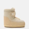 Moon Boot X Vandythepink® Icon Strap Stiefel aus beigem Wildleder