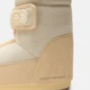 Moon Boot X Vandythepink® Icon Strap Stiefel aus beigem Wildleder
