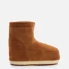 Schnürlose Stiefel aus hellbraunem Wildleder Schnürlose Stiefel aus hellbraunem Wildleder